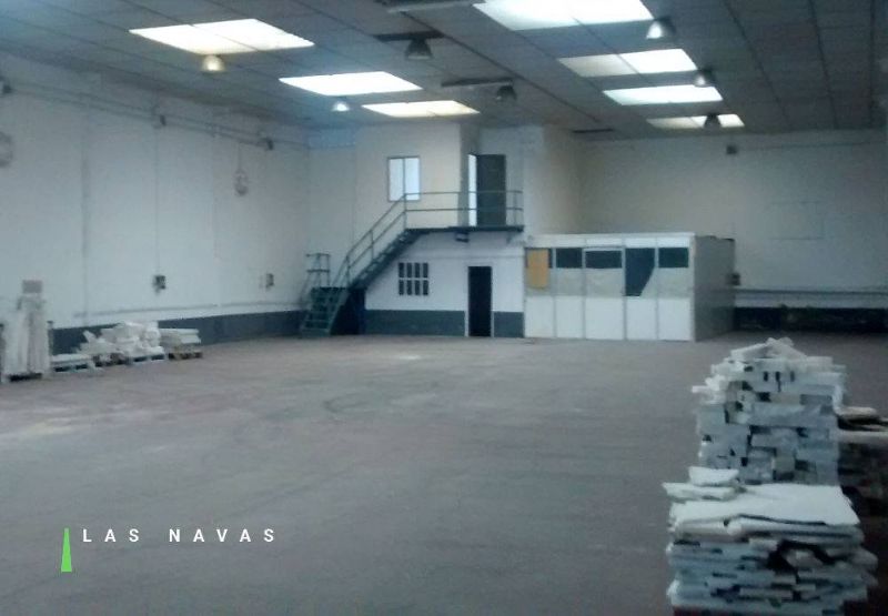 Interior Nave Industrial Polígono Las Navas en San Juan de Mozarrifar